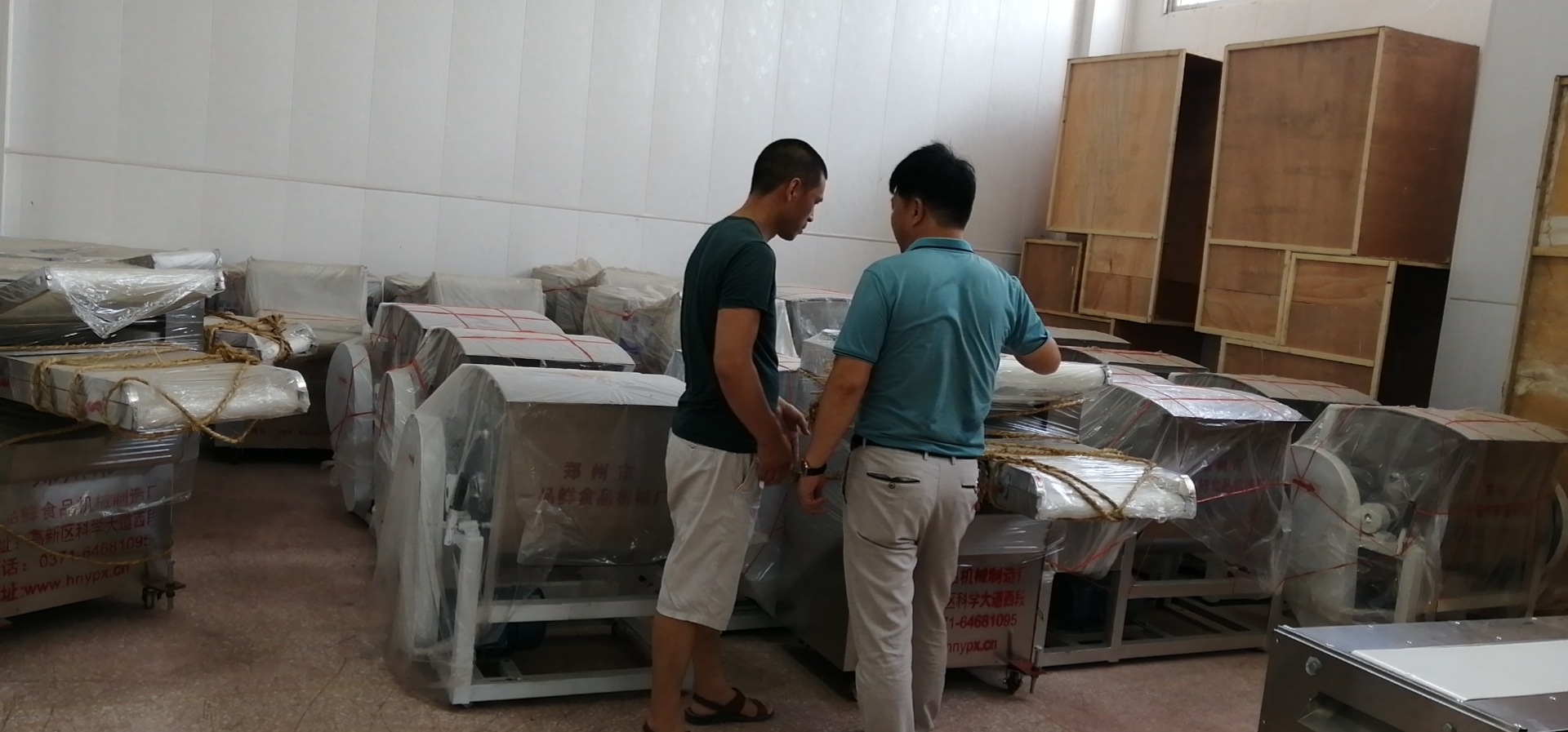 浙江客戶(hù)考察成型機(jī)