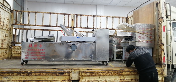 燴面機(jī)裝車(chē)發(fā)貨